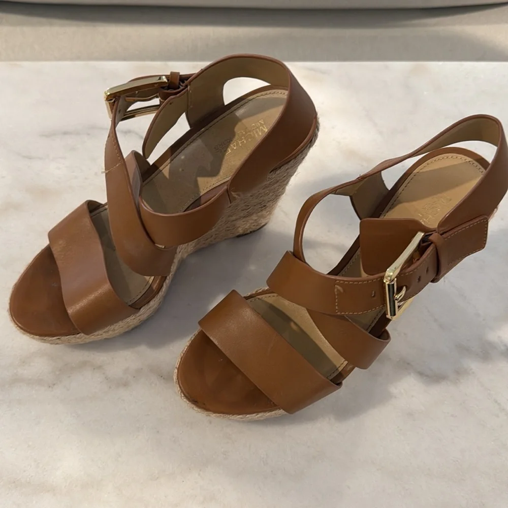 Lightly worn Micheal Kors wedges - Picture 2 of 5